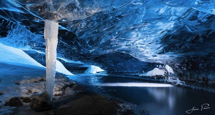 Etimología: la palabra cristal viene del griego krystallos (hielo)