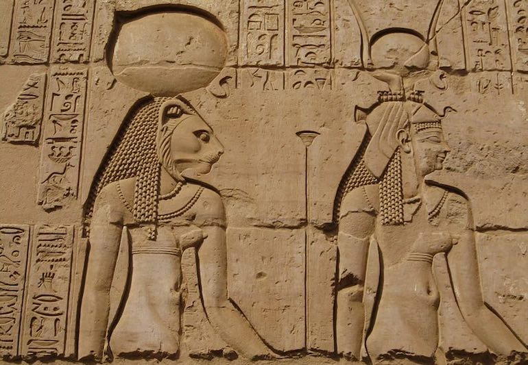 La diosa egipcia Sekhmet / Bastet mantiene una relación privilegiada con el citrino