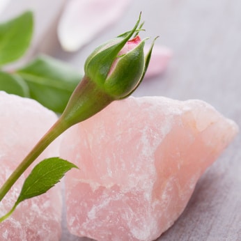 Cuarzo Rosa - Mineralogía y Origen del Nombre