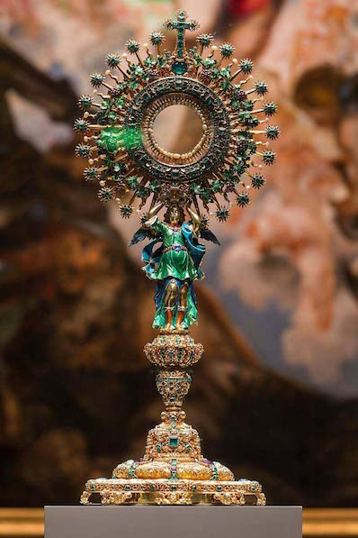 La Lechuga, joya religiosa compuesta por 1.485 esmeraldas