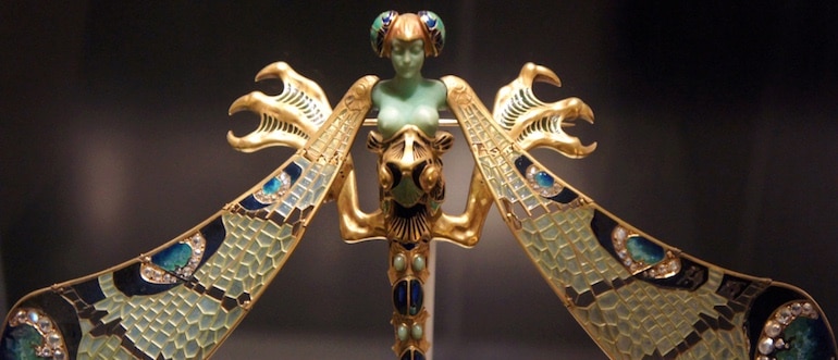 El Gran Broche Libélula creado por René Lalique, con sus alas de adularia