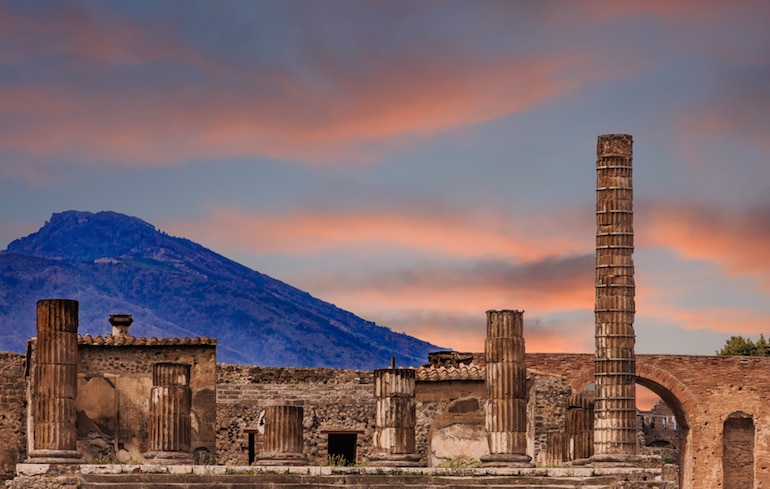 Los romanos de la Antigüedad conocían la sodalita del Vesubio, cerca de Pompeya