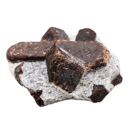 Staurolite (ou Staurotide) - Pierre Brute | Lithothérapie en Ligne