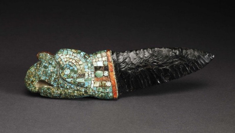 Cuchillo mixteca de turquesa y obsidiana