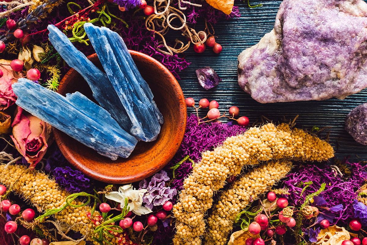 Piedras, chakras y signos asociados a la piedra lepidolita