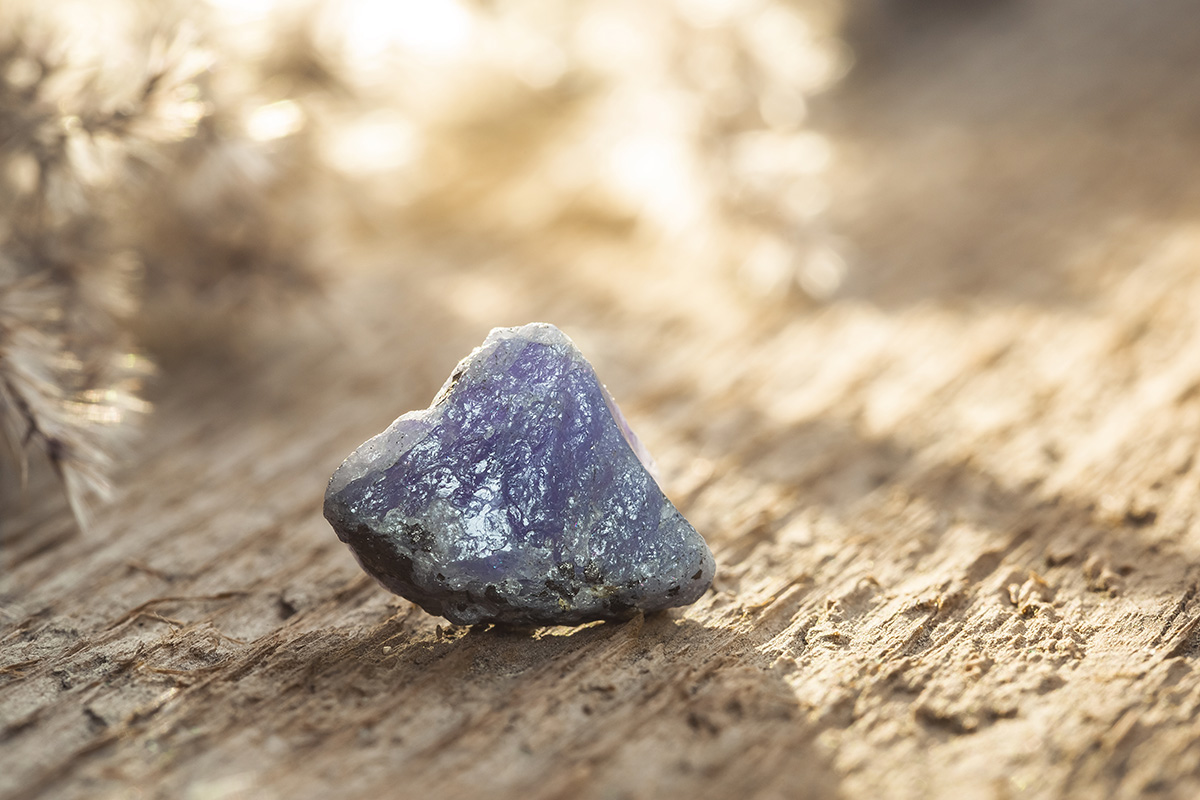 Piedra-asociada-tanzanita